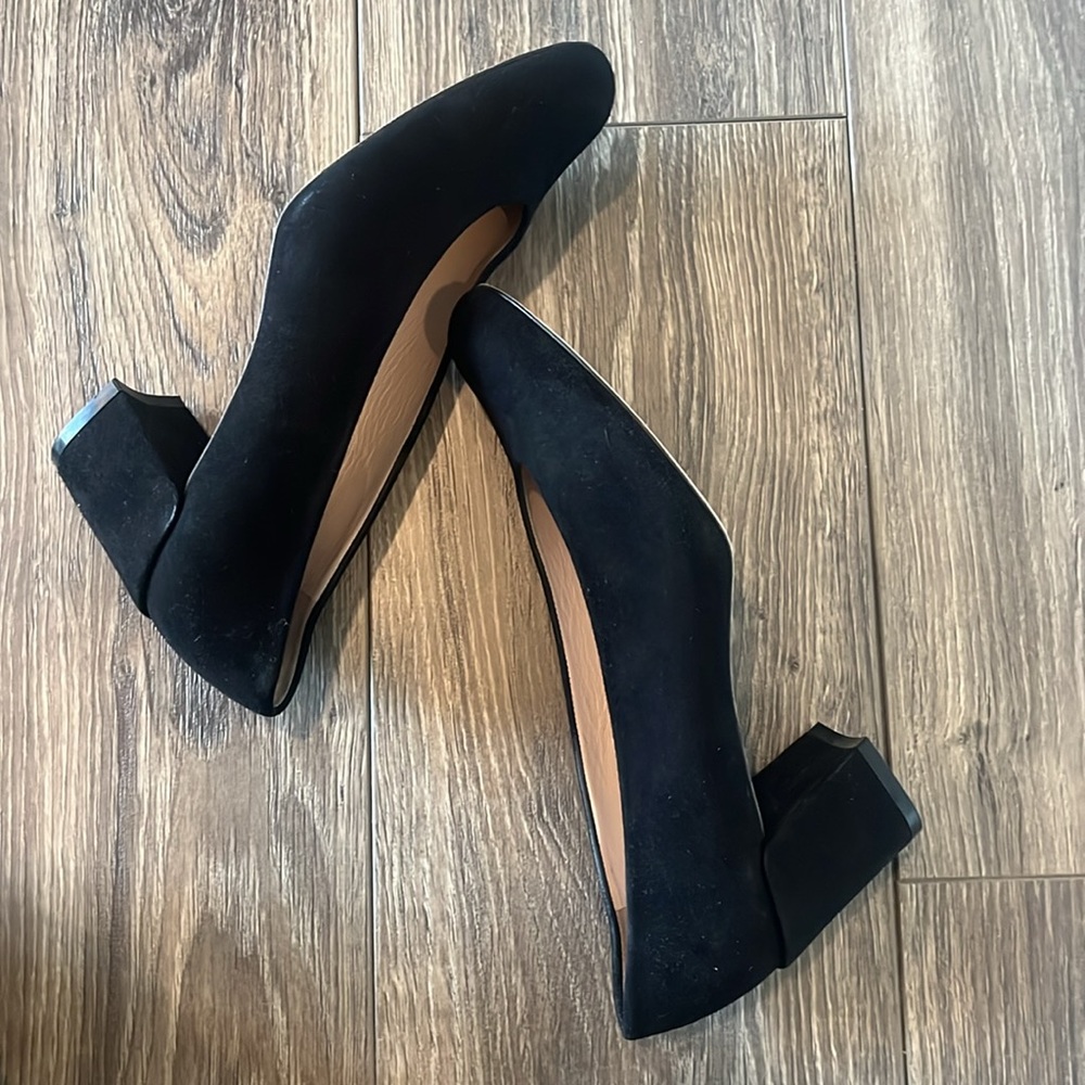 Authentic Stuart Weitzman Heels. - image 3